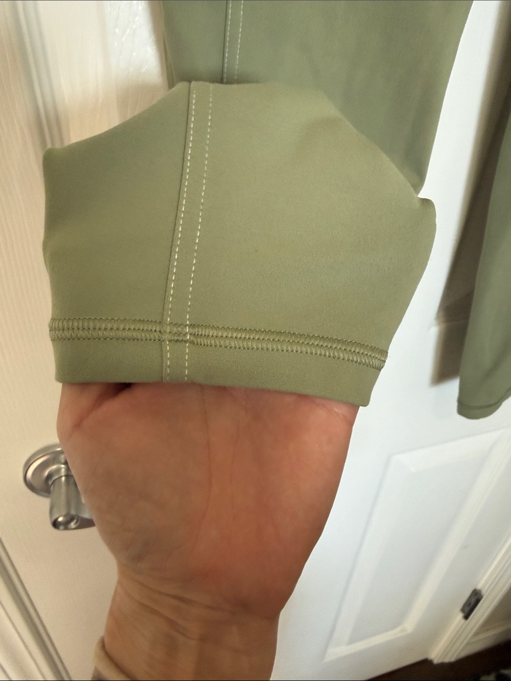Athleta Salutation Stash 7/8 tight Sz Large Light green - Picture 2 of 9